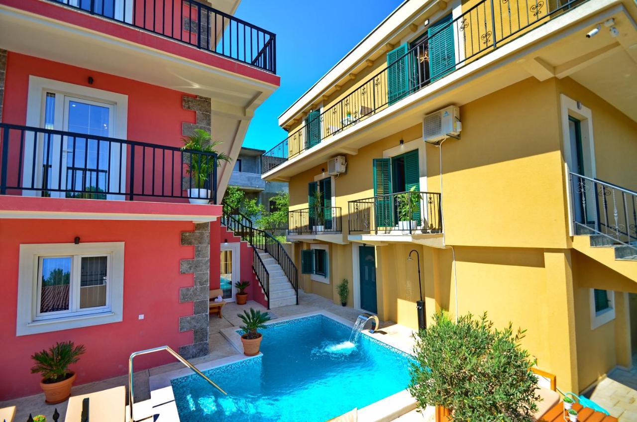 Apartments Lux S ティヴァト エクステリア 写真