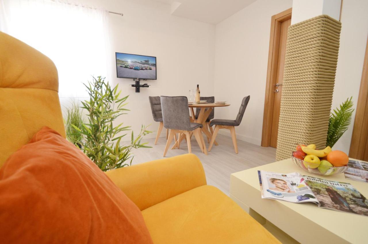 Apartments Lux S ティヴァト エクステリア 写真