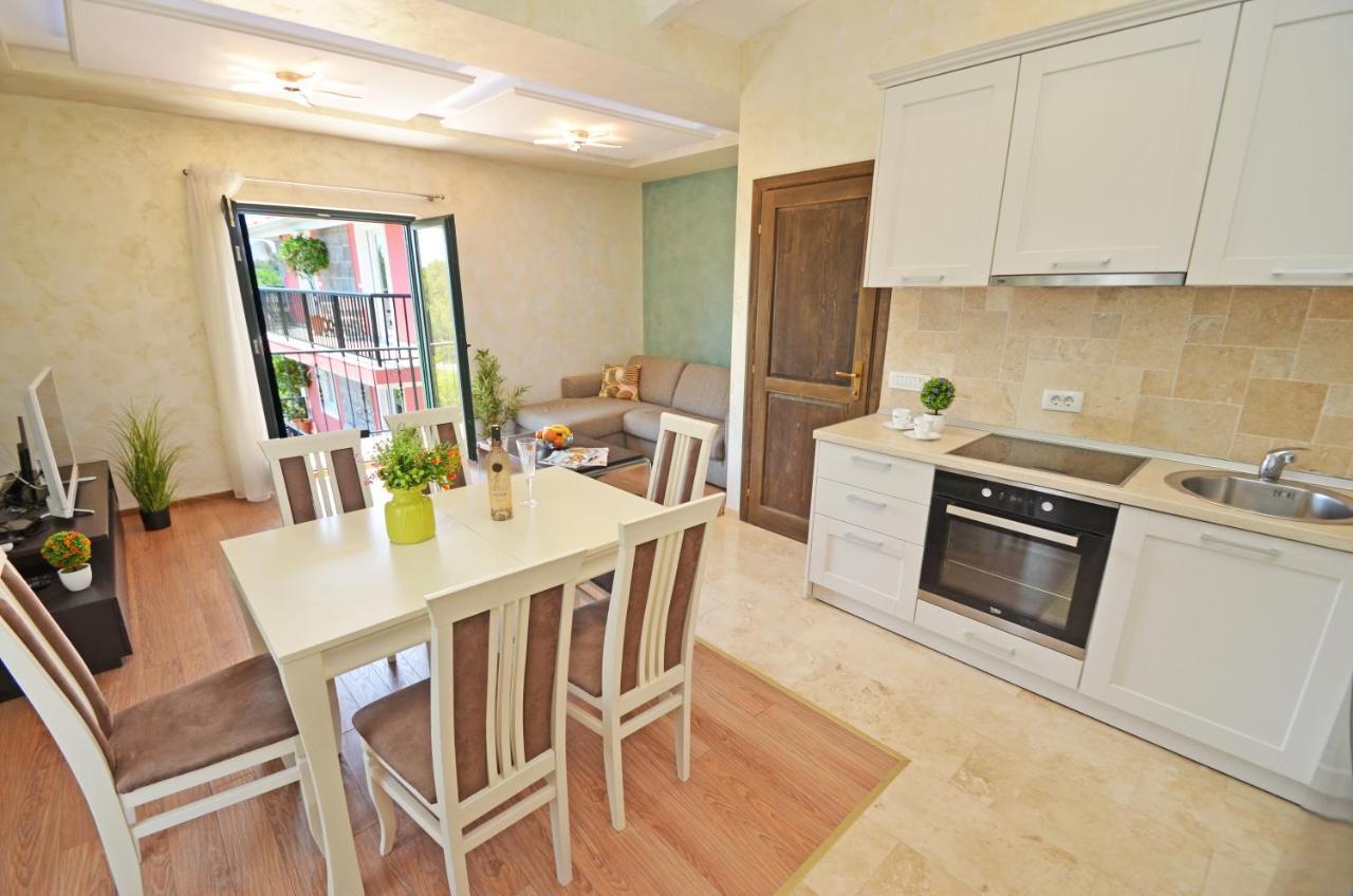 Apartments Lux S ティヴァト エクステリア 写真