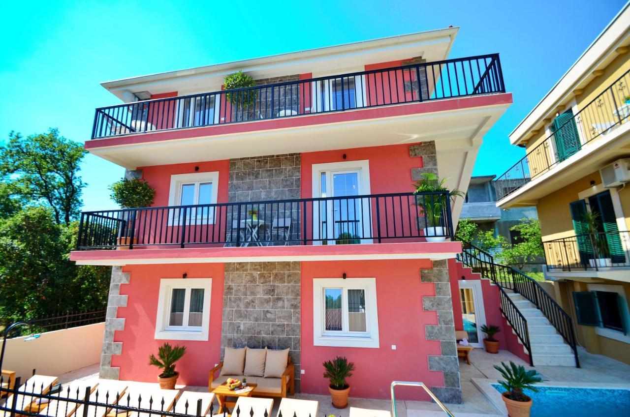 Apartments Lux S ティヴァト エクステリア 写真