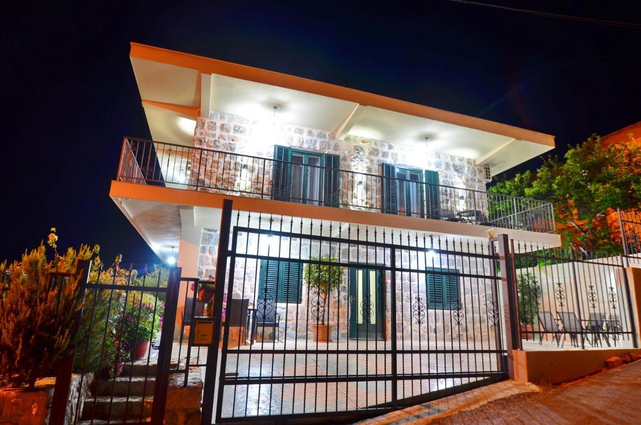 Apartments Lux S ティヴァト エクステリア 写真